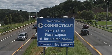 Connecticut "Pizza Capital" highway sign