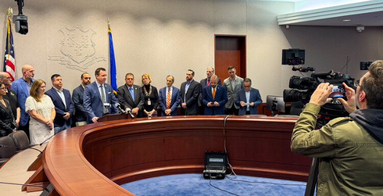 CBIA BizCast: Tourism, Energy Bill Advances